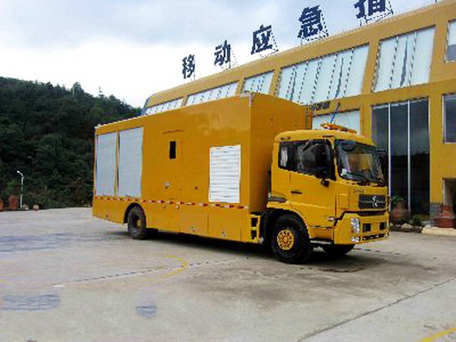 东风天锦抢险救援照明车